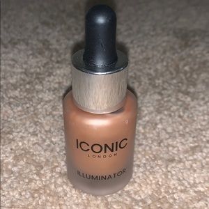 NWT Iconic London Illuminator Drops